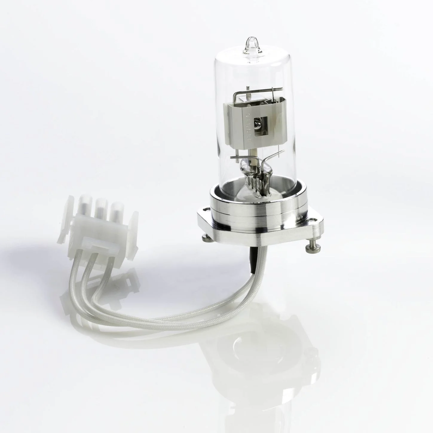 Deuterium Lamp (2000 hr), Comparable to OEM #08452-60104
