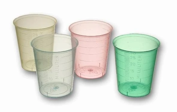 Medicine cup PP, yellow, approx. 30 ml, graduated, for collection and distribution of medicine