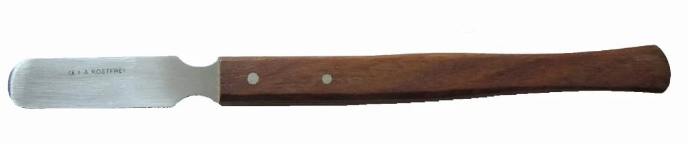 Spatula with wooden handle, 150 mm, blade length 55 mm and 12 mm width, elastic, stainless steel
