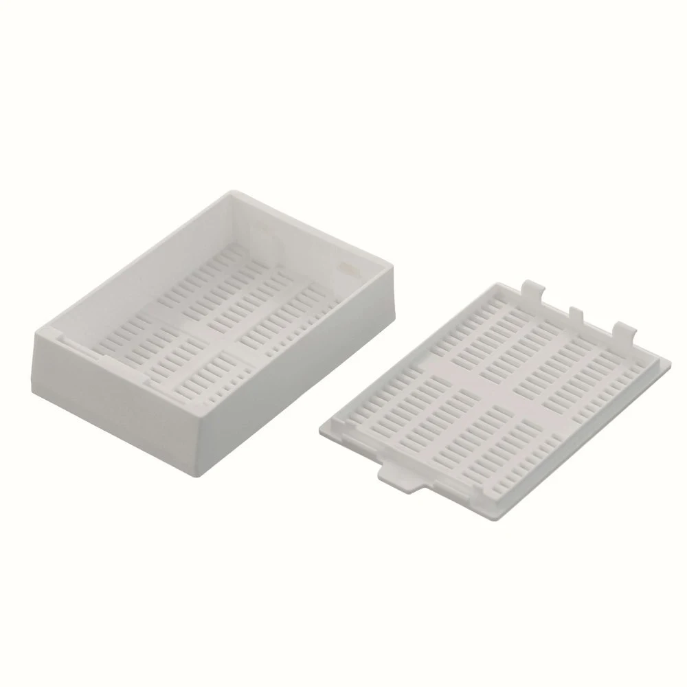 Embedding cassette, strip holes, cassette & lid packed separately, hole dimensions 5.8×1 mm