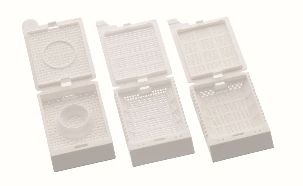 Embedding cassette, PUNCTURE BIOPSY, 45° angle marking area, SQUARE HOLES, with fixed lid, 2000295