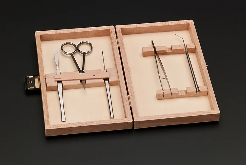 Windaus Micro copying cutlery: 5 instruments in the wood case