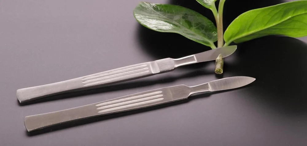 Windaus Skalpell with metal booklet, blade pointedly 25mm